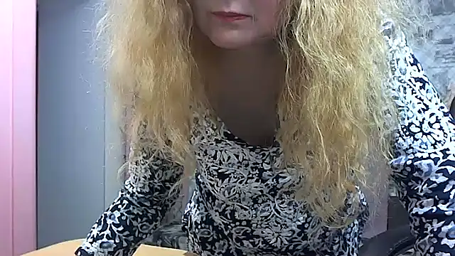 Helen1974 online show from 12/19/25, 01:13