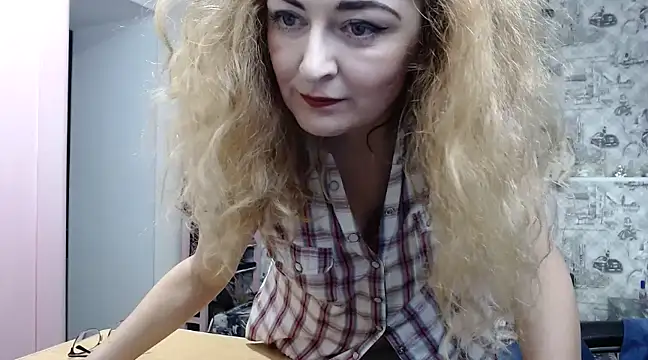 Helen1974 online show from 01/28/25, 10:12