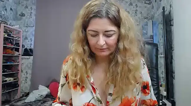 Helen1974 online show from 02/17/25, 10:07