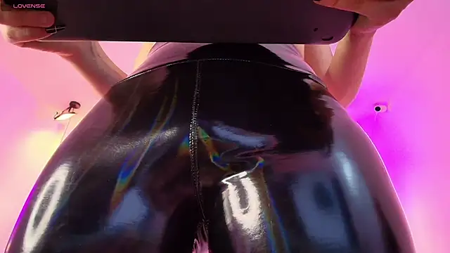 bellablack27 online show from 04/11/26, 08:01