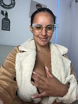 Snapshot of Seized_lust chatting on 02/09/26, 05:22 Seized lust online show from 02/09/26, 05:22