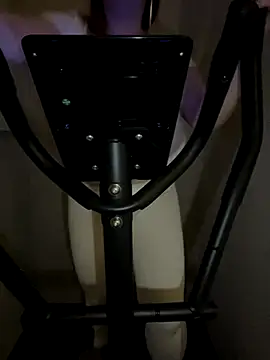 Snapshot of -R0sa-8ella- chatting on 09/08/25, 10:20 -R0sa-8ella- online show from 09/08/25, 10:20