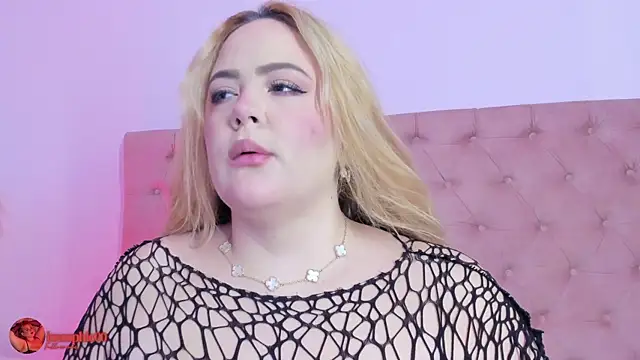 sophiarossee  online show from 12/18/25, 11:58