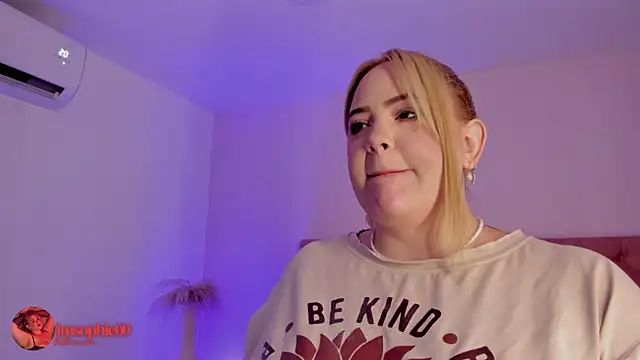 sophiarossee  online show from 11/13/25, 12:42