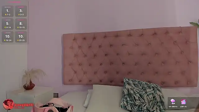 sophiarossee  online show from 04/15/26, 12:53