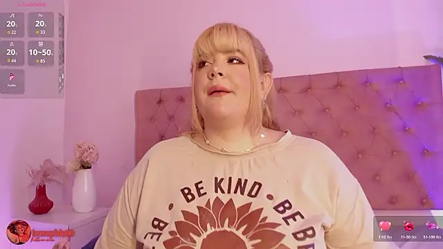 sophiarossee  online show from 02/02/26, 12:59