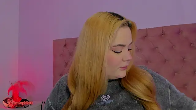 sophiarossee  online show from 03/25/26, 12:48