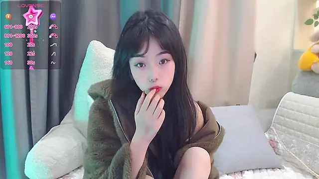 Snapshot of Duludulu_007 chatting on 02/25/25, 01:00 Duludulu 007 online show from 02/25/25, 01:00