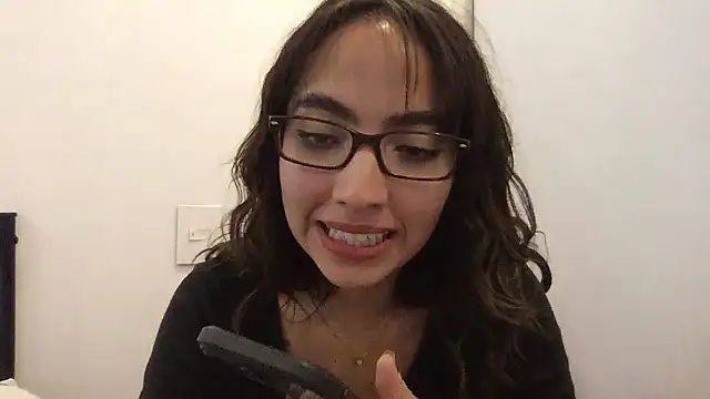 Sophi  a online show from 01/10/26, 01:12