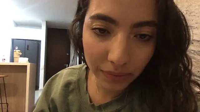 Sophi  a online show from 04/06/26, 11:39