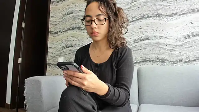 Sophi  a online show from 09/28/25, 01:07