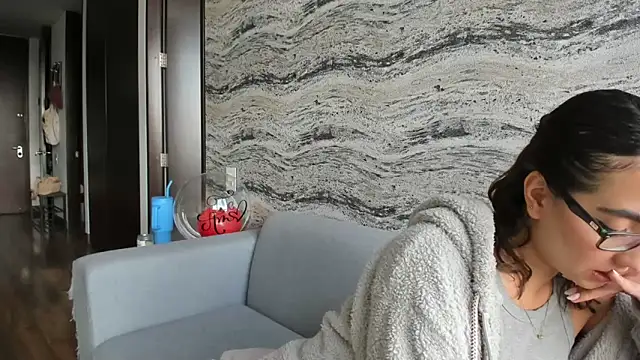 Sophi  a online show from 10/21/25, 08:41