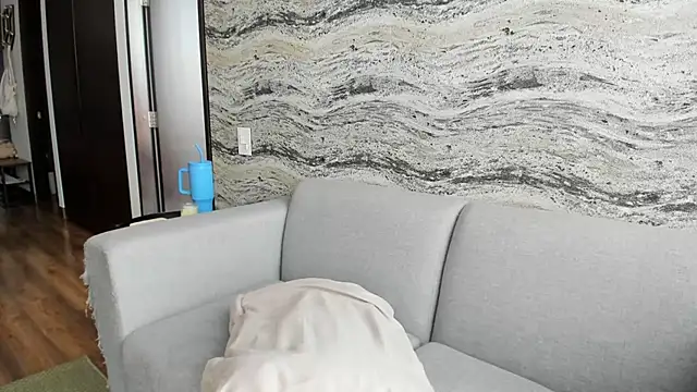 Sophi  a online show from 09/17/25, 08:11