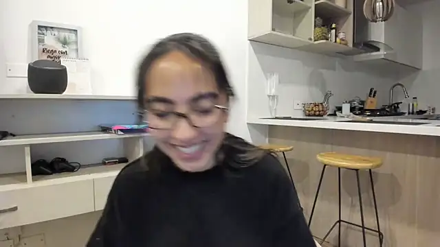 Sophi  a online show from 02/06/26, 02:51