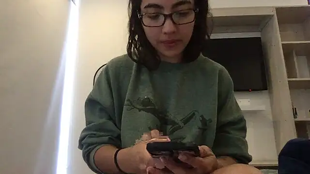 Sophi  a online show from 04/18/26, 06:21
