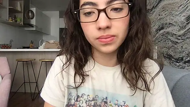 Sophi  a online show from 03/27/26, 02:18