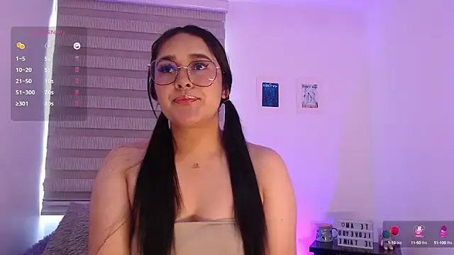 Snapshot of Megan_FE chatting on 09/16/25, 01:56 Megan FE online show from 09/16/25, 01:56