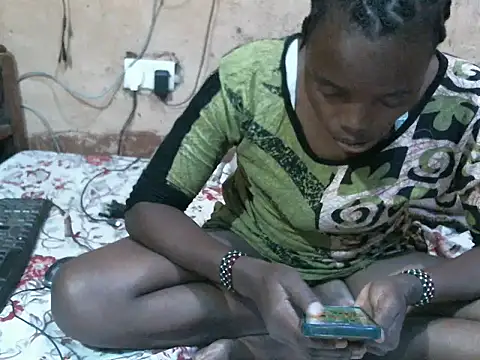 cute naimah online show from 04/13/26, 07:51