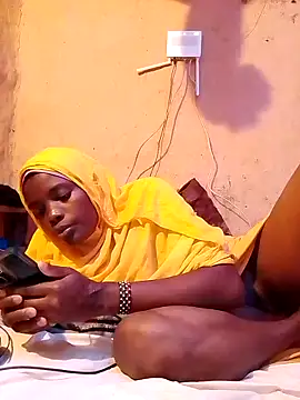 cute naimah online show from 11/04/25, 09:07