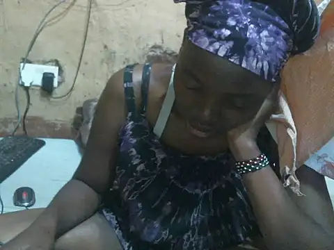 Snapshot of cute_naimah chatting on 07/18/26, 02:47 cute naimah online show from 07/18/26, 02:47