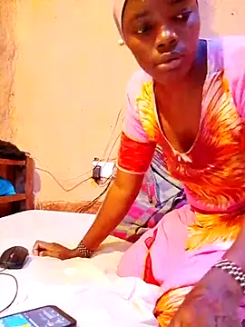 cute naimah online show from 11/06/25, 09:35