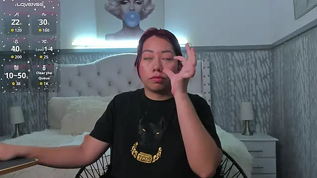 sexylaurita online show from 04/15/26, 11:16