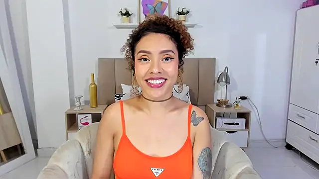 Snapshot of Zoe_Gruber chatting on 06/11/26, 12:32 Zoe Gruber online show from 06/11/26, 12:32