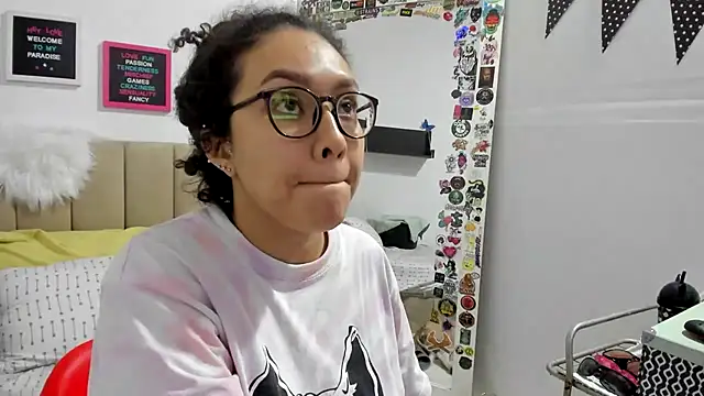Snapshot of Zoe_Gruber chatting on 02/06/25, 08:56 Zoe Gruber online show from 02/06/25, 08:56