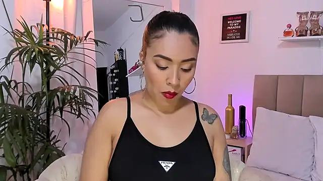 Zoe Gruber online show from 11/23/25, 09:47