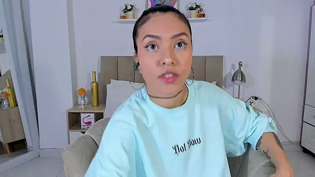 Zoe Gruber online show from 04/07/26, 11:28