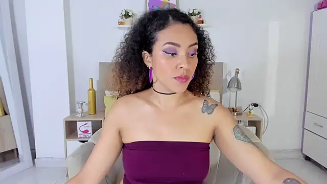Zoe Gruber online show from 05/06/26, 11:53