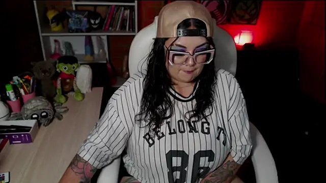 juliette rd online show from 11/21/25, 03:16