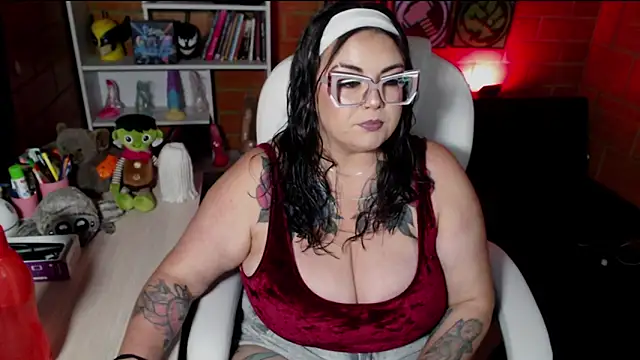 juliette rd online show from 11/28/25, 04:45