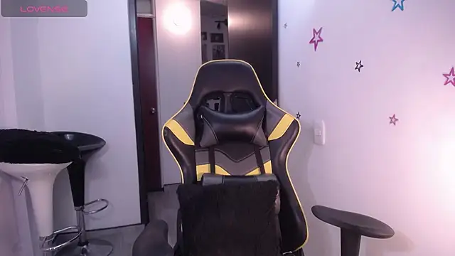 22Emma  online show from 11/03/25, 01:44