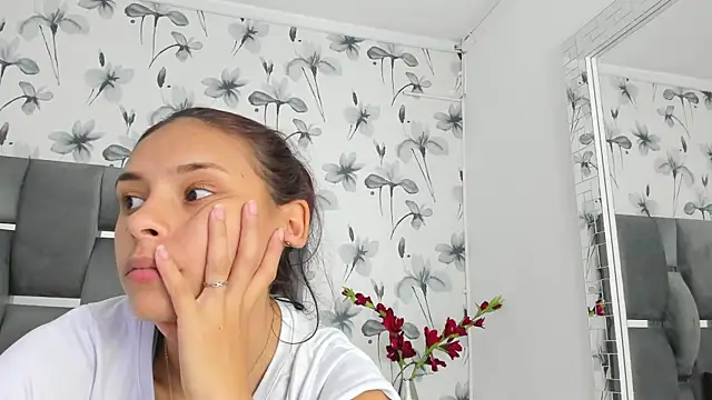 Ehotloveaxxx online show from 10/21/25, 05:45