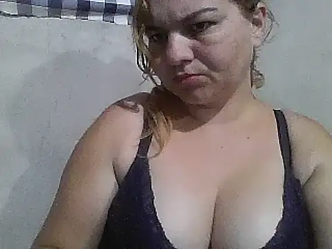 Snapshot of laiscibelle chatting on 09/10/25, 02:54 laiscibelle online show from 09/10/25, 02:54