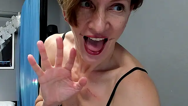 Dorothy Meyer online show from 10/27/25, 02:23