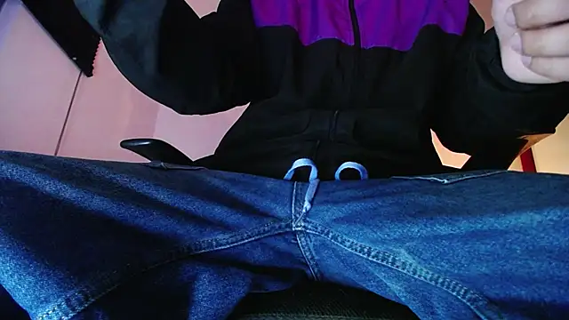 zacwatson  online show from 11/11/25, 02:39