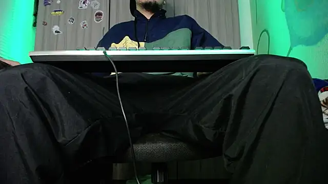 Snapshot of zacwatson_ chatting on 02/10/25, 05:19 zacwatson online show from 02/10/25, 05:19