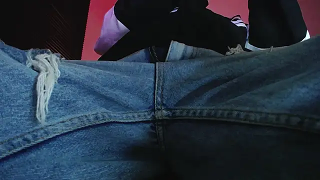 zacwatson  online show from 02/12/26, 04:34