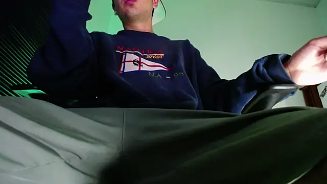 zacwatson  online show from 07/10/26, 02:00