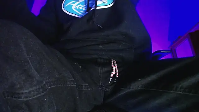 zacwatson  online show from 12/22/25, 01:39