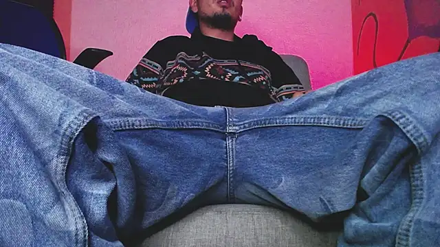 zacwatson  online show from 10/21/25, 04:23