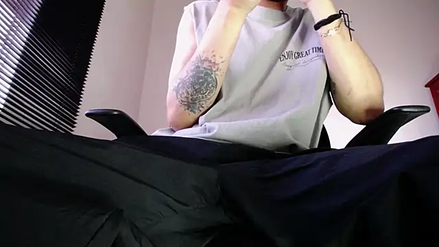 zacwatson  online show from 04/15/26, 10:32