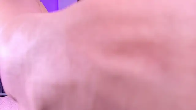 Snapshot of violett_lo chatting on 01/10/26, 12:00 violett lo online show from 01/10/26, 12:00