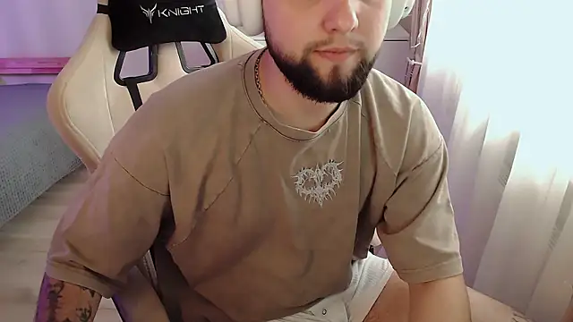 ChillyXO online show from 04/22/26, 10:22