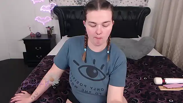 DaisieMaeXO online show from 02/25/26, 12:00