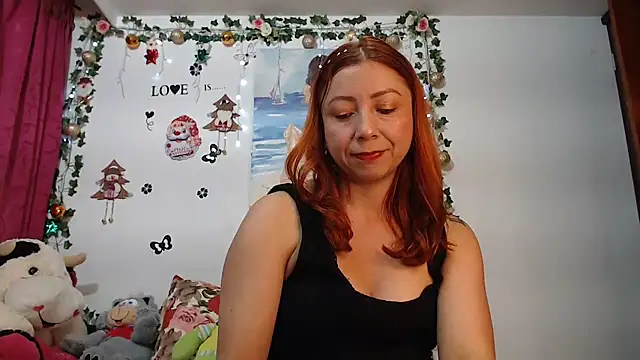 Snapshot of malusexy33 chatting on 12/28/24, 04:51 malusexy33 online show from 12/28/24, 04:51