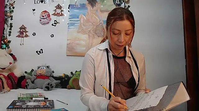 Snapshot of malusexy33 chatting on 12/31/24, 05:00 malusexy33 online show from 12/31/24, 05:00