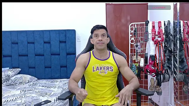 JoseRumbero26 online show from 04/15/26, 01:37